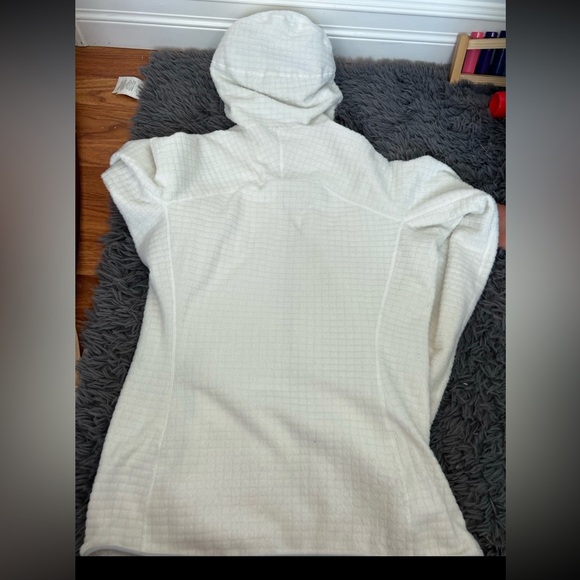 Patagonia R3 Zip Up - Picture 2 of 3